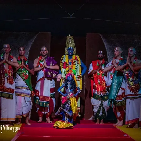 Hindu Monastery - Shree Peetha Nilaya Ashram Springen