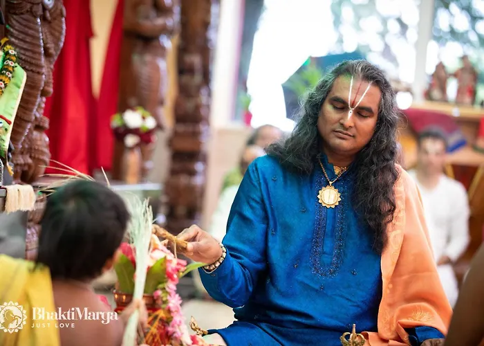 Hindu Monastery - Shree Peetha Nilaya Ashram Hotel Springen